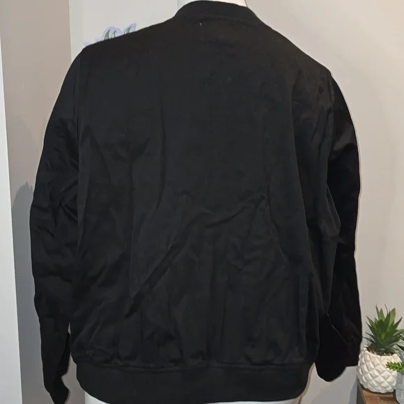 Torrid - Stretch Twill Bomber Jacket in Deep Black​​​​ - Picture 6 of 16